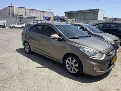 Hyundai i25 2nd hand, 2011, private hand