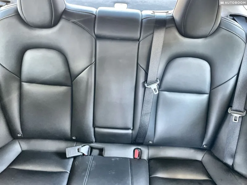 Tesla Model 3 2nd hand, 2021, private