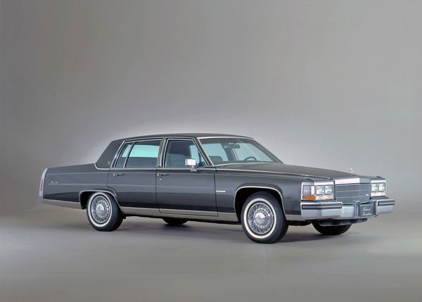 Cadillac Fleetwood Brougham 1977. Carrosserie, extérieur. Berline, 1 génération