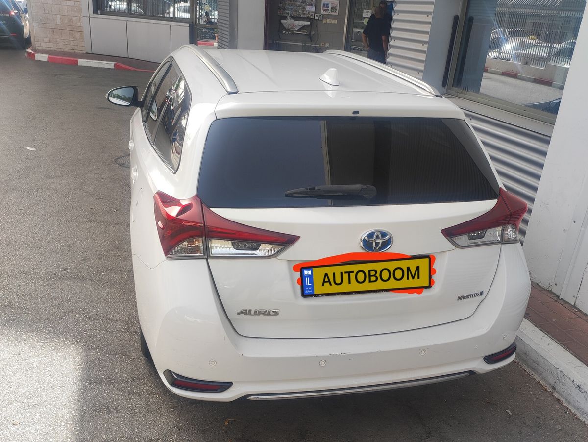 Toyota Auris 2nd hand, 2017, private hand