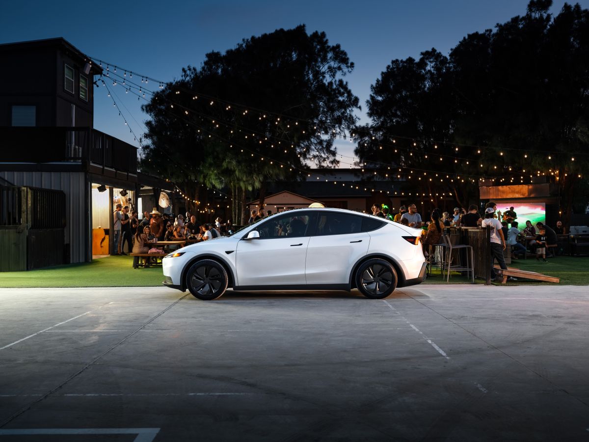 Tesla Model Y 2025. Кузов. Внедорожник 5 дв., 1 поколение, рестайлинг