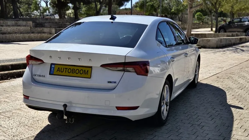 Skoda Octavia с пробегом, 2022