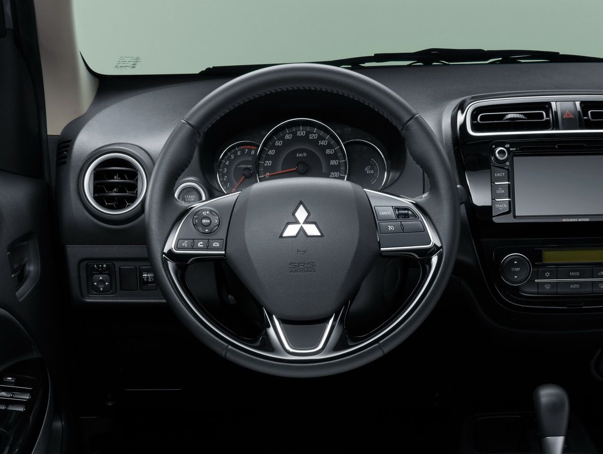 Mitsubishi Space Star 2016. Dashboard. Hatchback 5-door, 2 generation, restyling