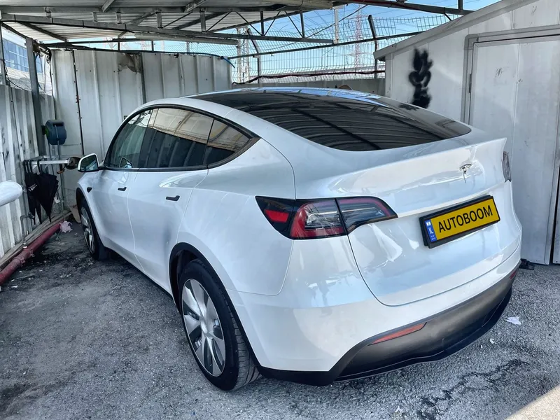 Tesla Model Y 2nd hand, 2023, private