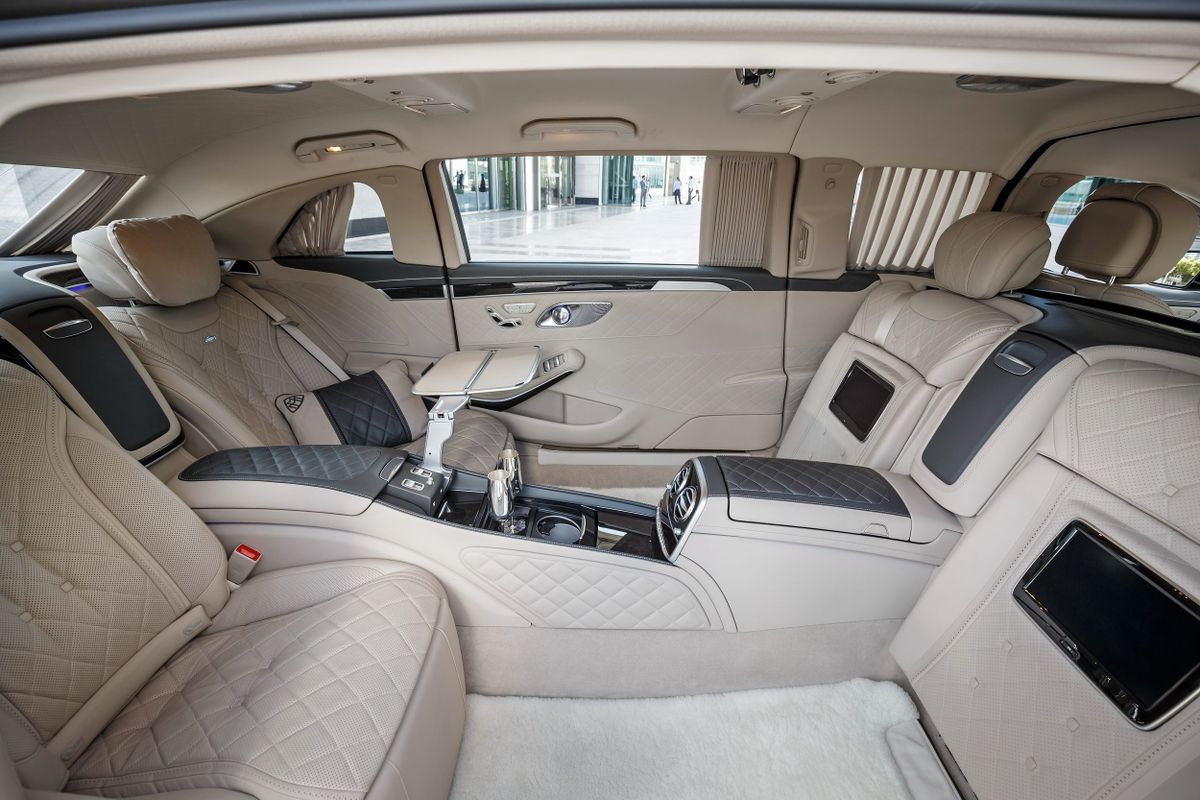 Мерседес Maybach S-Class 2014. Задние сидения. Лимузин, 1 поколение