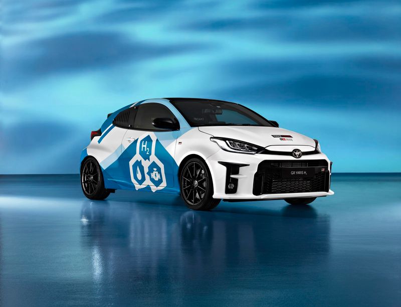 New Toyota Yaris. ‘Hot’ and hydrogen