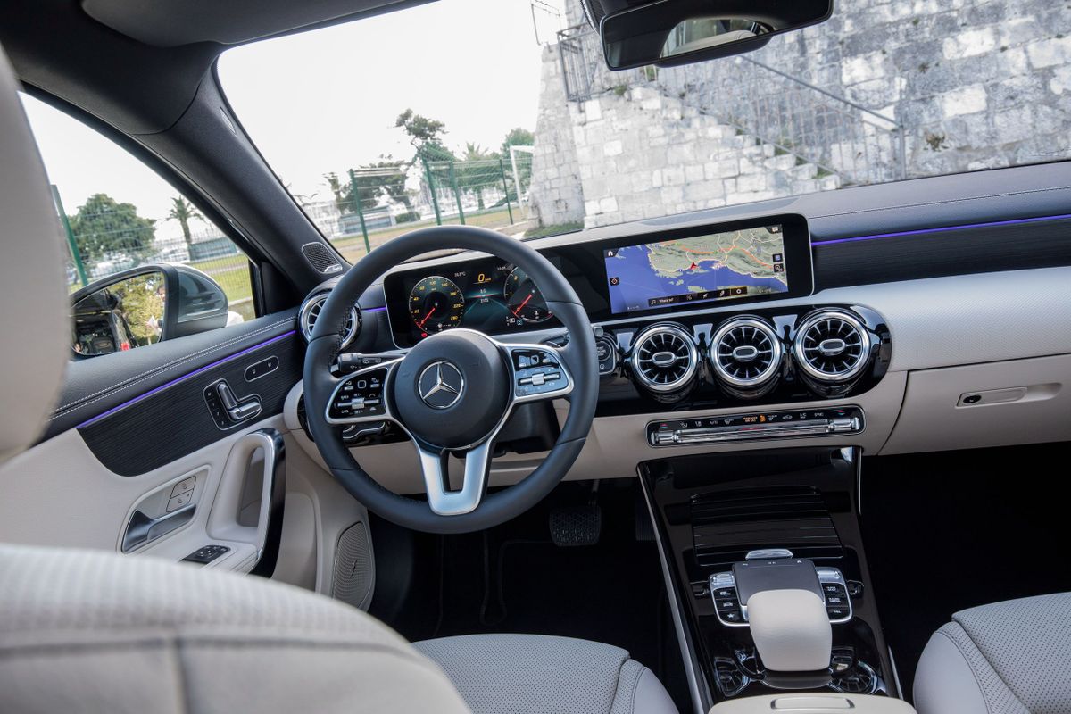 Mercedes A-Class 2018. Dashboard. Hatchback 5-door, 4 generation