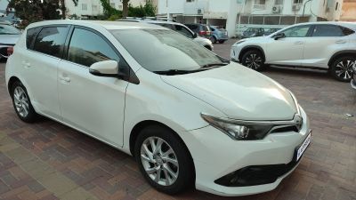 Toyota Auris с пробегом, 2016
