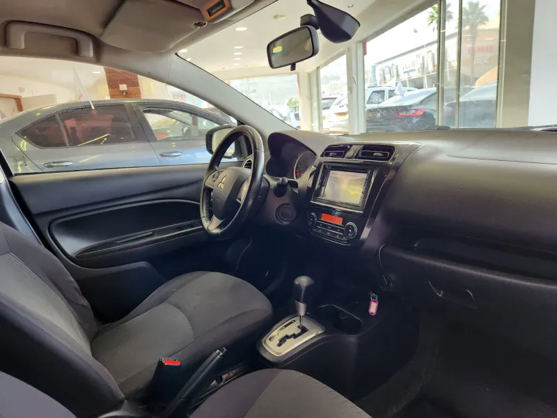Mitsubishi Attrage 2ème main, 2015