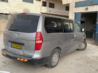 Hyundai i800 2nd hand, 2011, private