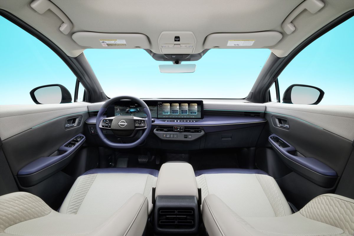 Nissan Leaf 2025. Передние сидения. Хэтчбек 5 дв., 3 поколение