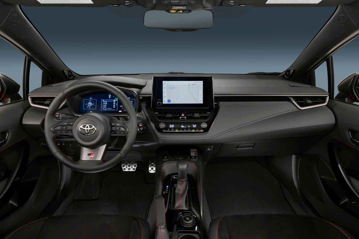 Toyota Corolla. Передние сидения.