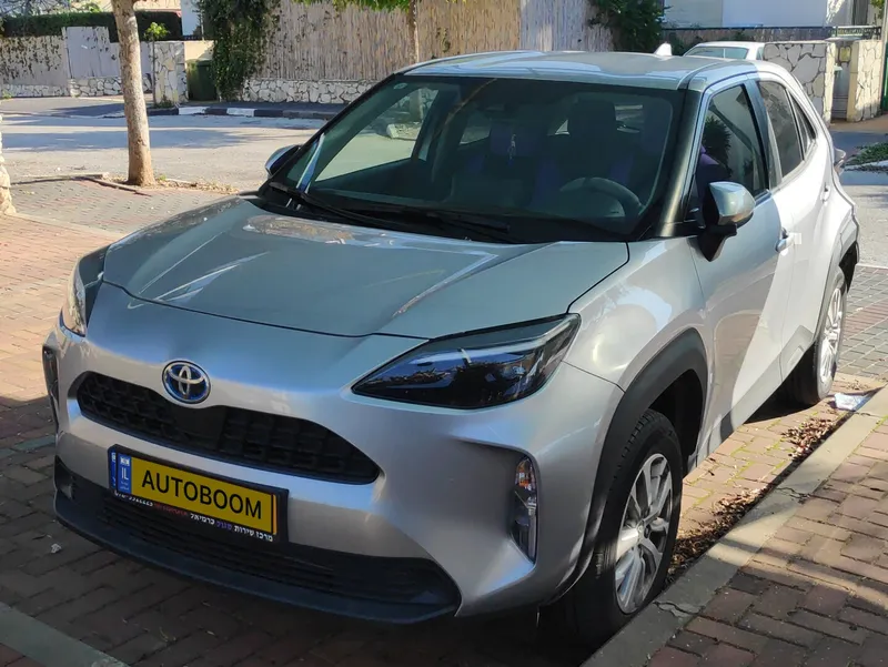 Toyota Yaris Cross с пробегом, 2023, частная рука