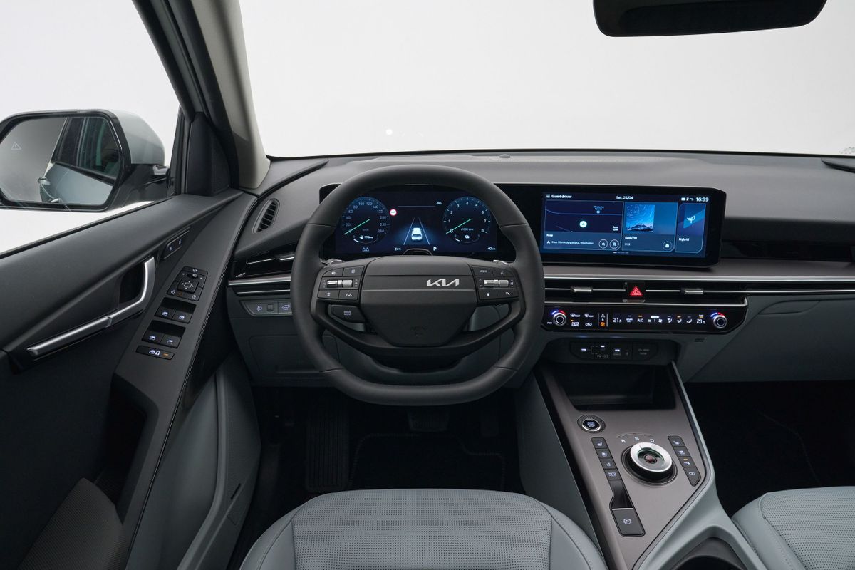 Kia Niro. Панель приборов.