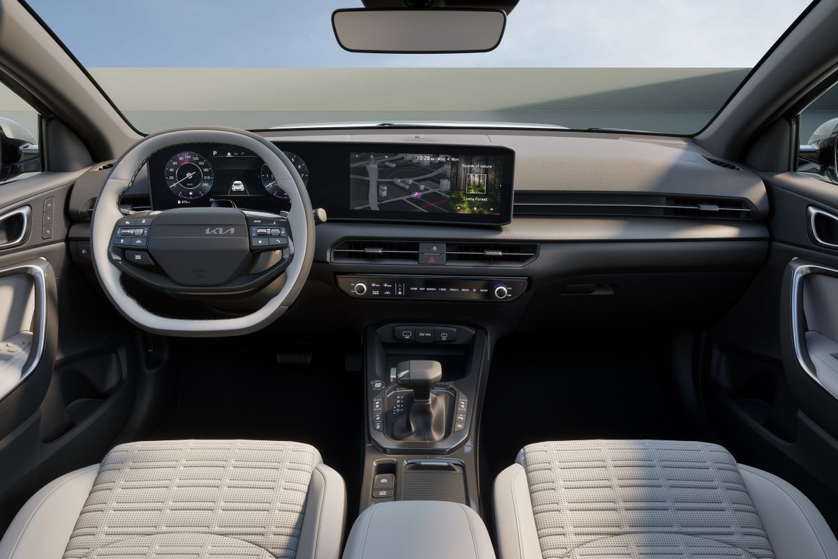Kia XCeed. Передние сидения.