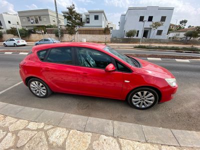 Opel Astra с пробегом, 2011, частная рука
