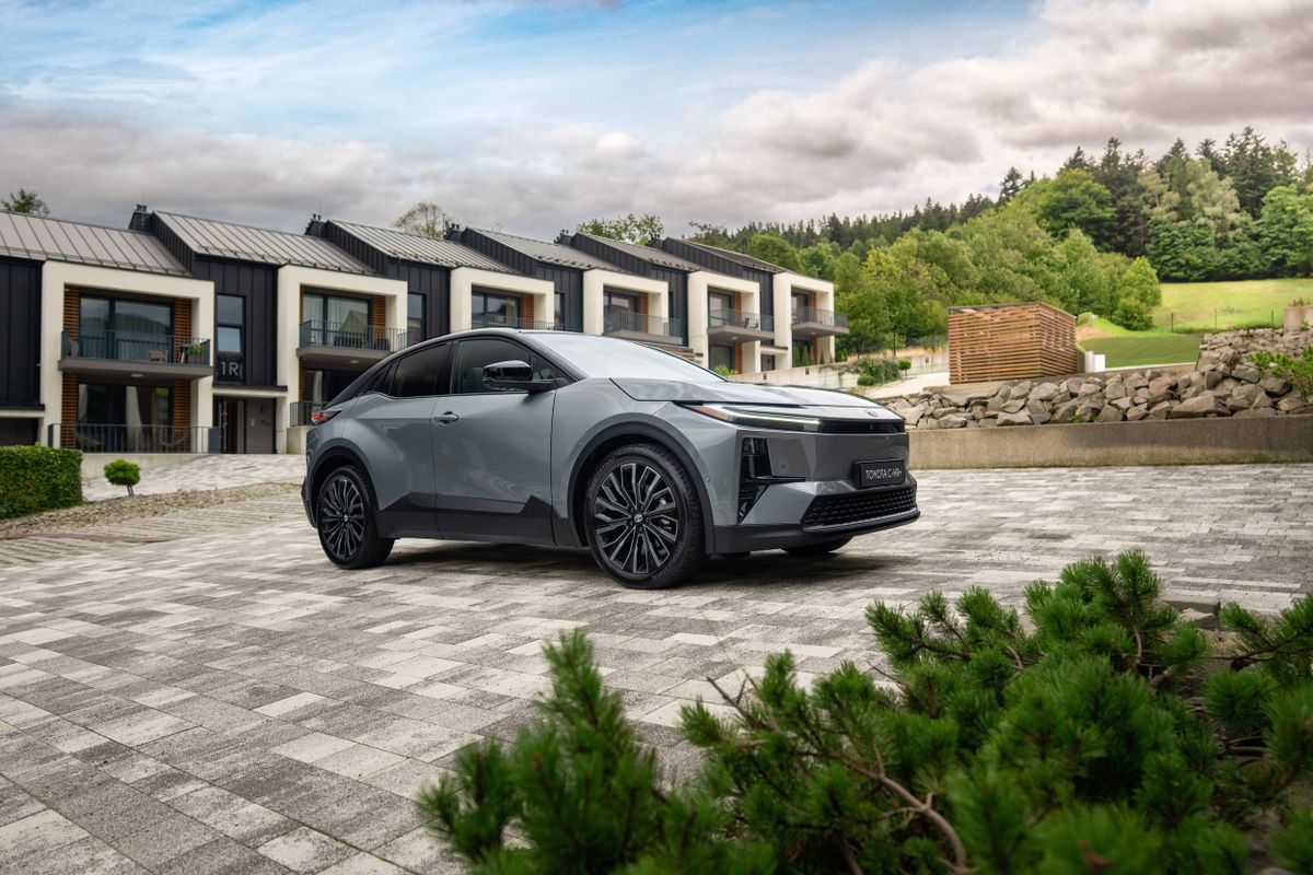 טויוטה C-HR פלוס ‏2025. הרכב. רכב פנאי, 1 דור