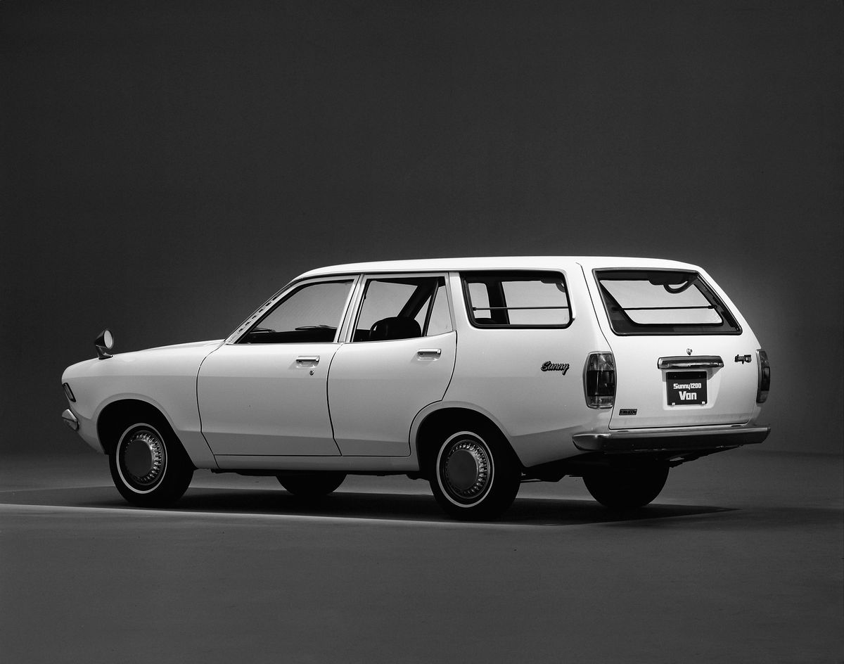 ניסאן סאני 1973. מרכב, צורה. סטיישן 5 דלתות, 3 דור