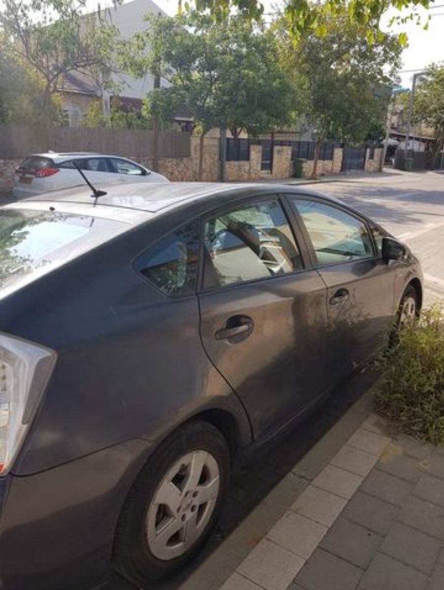 Toyota Prius с пробегом, 2011, частная рука
