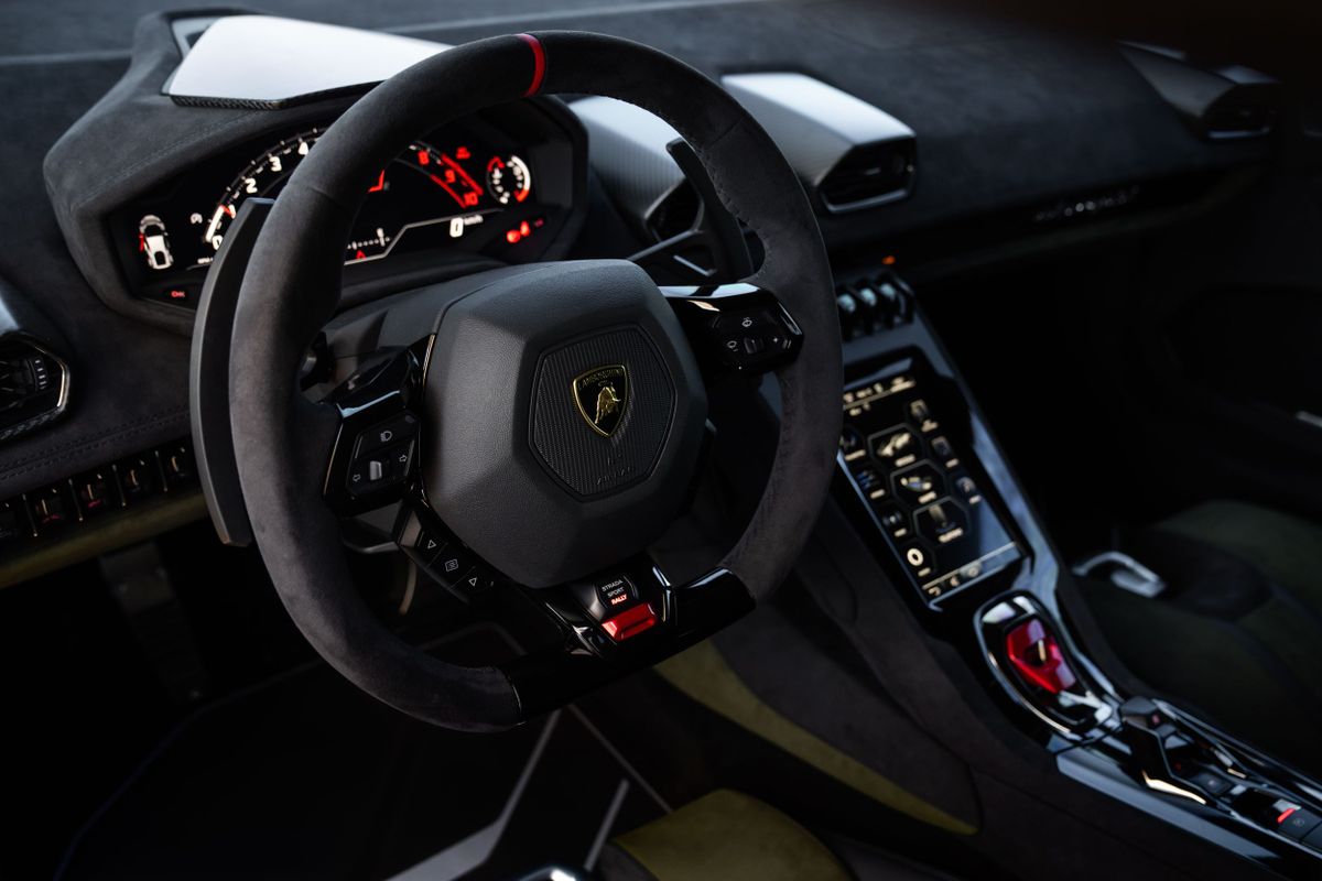 Lamborghini Huracan Sterrato 2022. Volant. Coupé, 1 génération