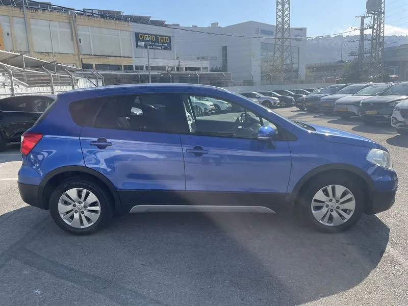 Suzuki SX4 2ème main, 2015, main privée