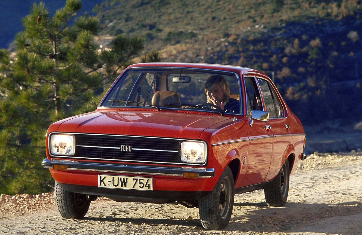 Ford Escort 1973. Carrosserie, extérieur. Berline, 2 génération