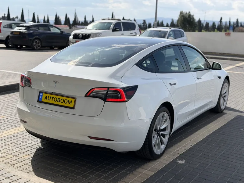 Tesla Model 3 с пробегом, 2022, частная