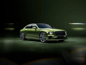 Bentley Flying Spur 2024. Multimédia. Berline, 4 génération
