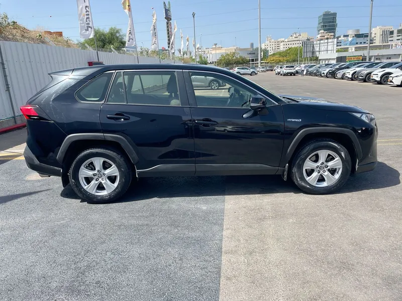 Toyota RAV4 2nd hand, 2021