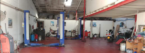 Garage A. A. Photo 1
