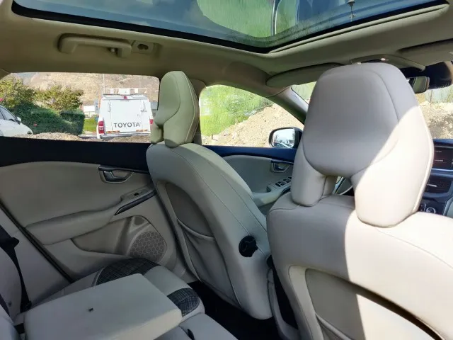 Volvo V40 2ème main, 2018