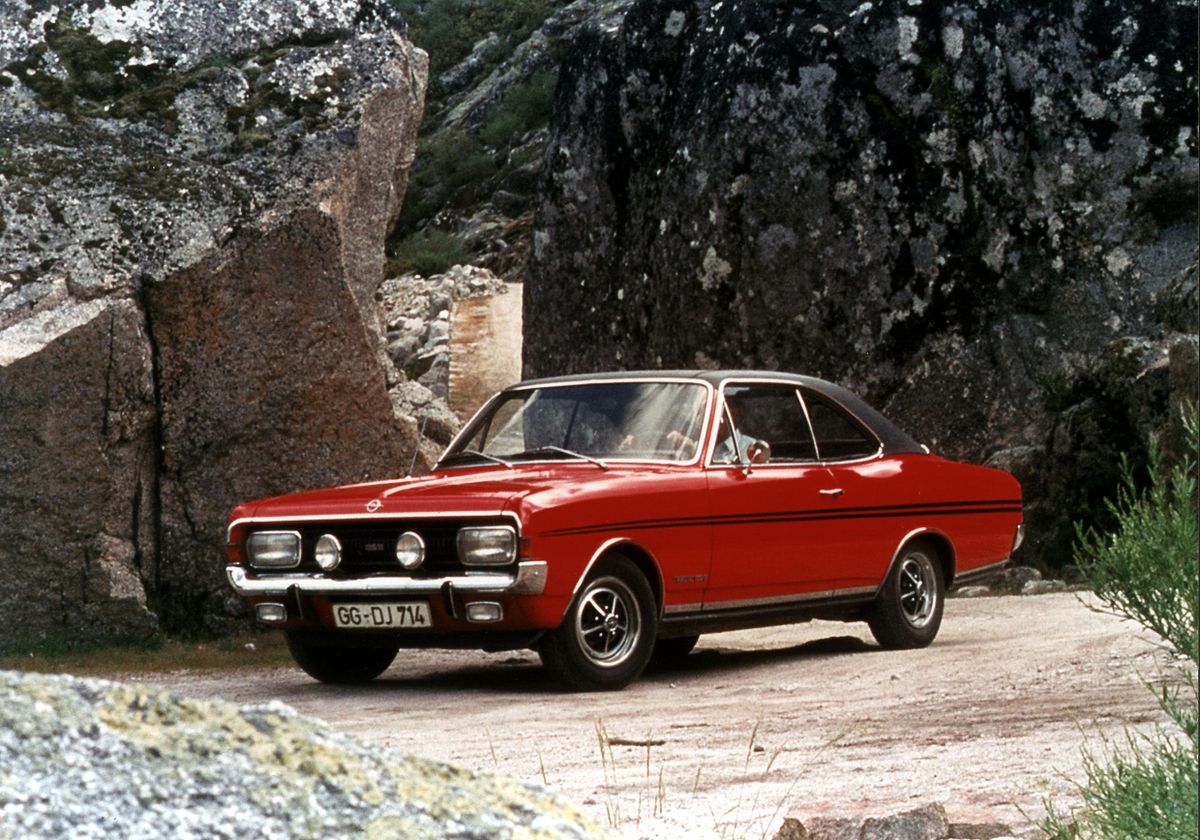 أوبل كومودور 1967. الهيكل، المظهر الخارجي. كوبيه, 1 الجيل