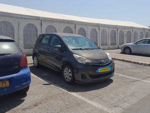 Toyota Space Verso, 2012, photo