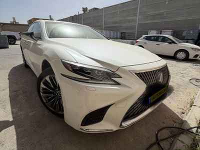 احصل على إعلانات جديدة لمبيعات السيارات {inRegion}