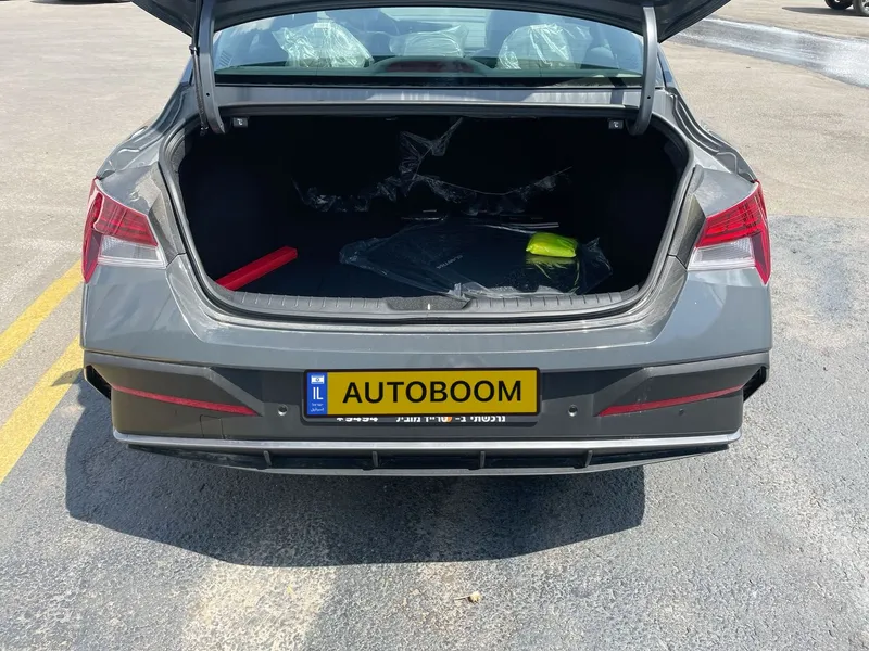 Hyundai Elantra new car, 2024