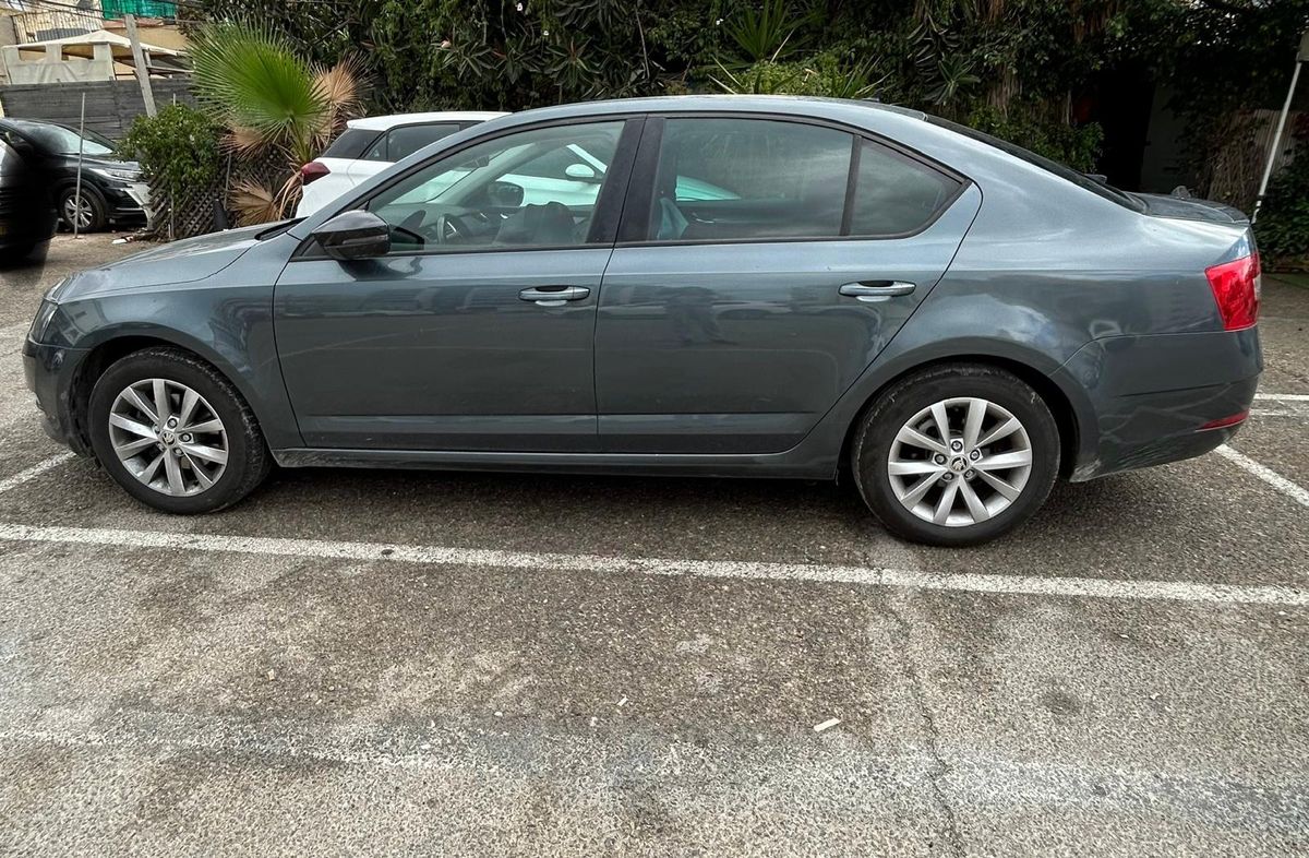 Škoda Octavia 2ème main, 2020, main privée