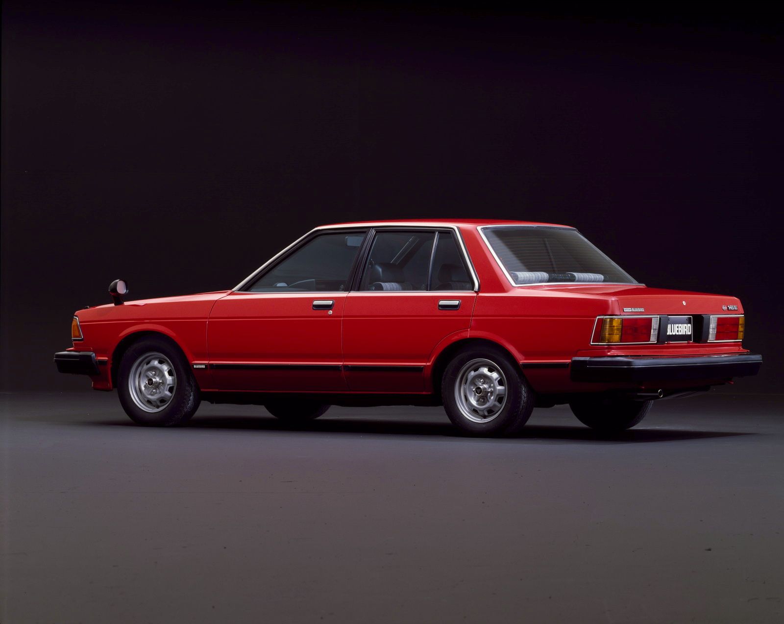 Ниссан блюберд hu14. Nissan bluebird 1979. Nissan bluebird u11 sss. Ниссан блюберд 2 поколение. Nissan bluebird 2.