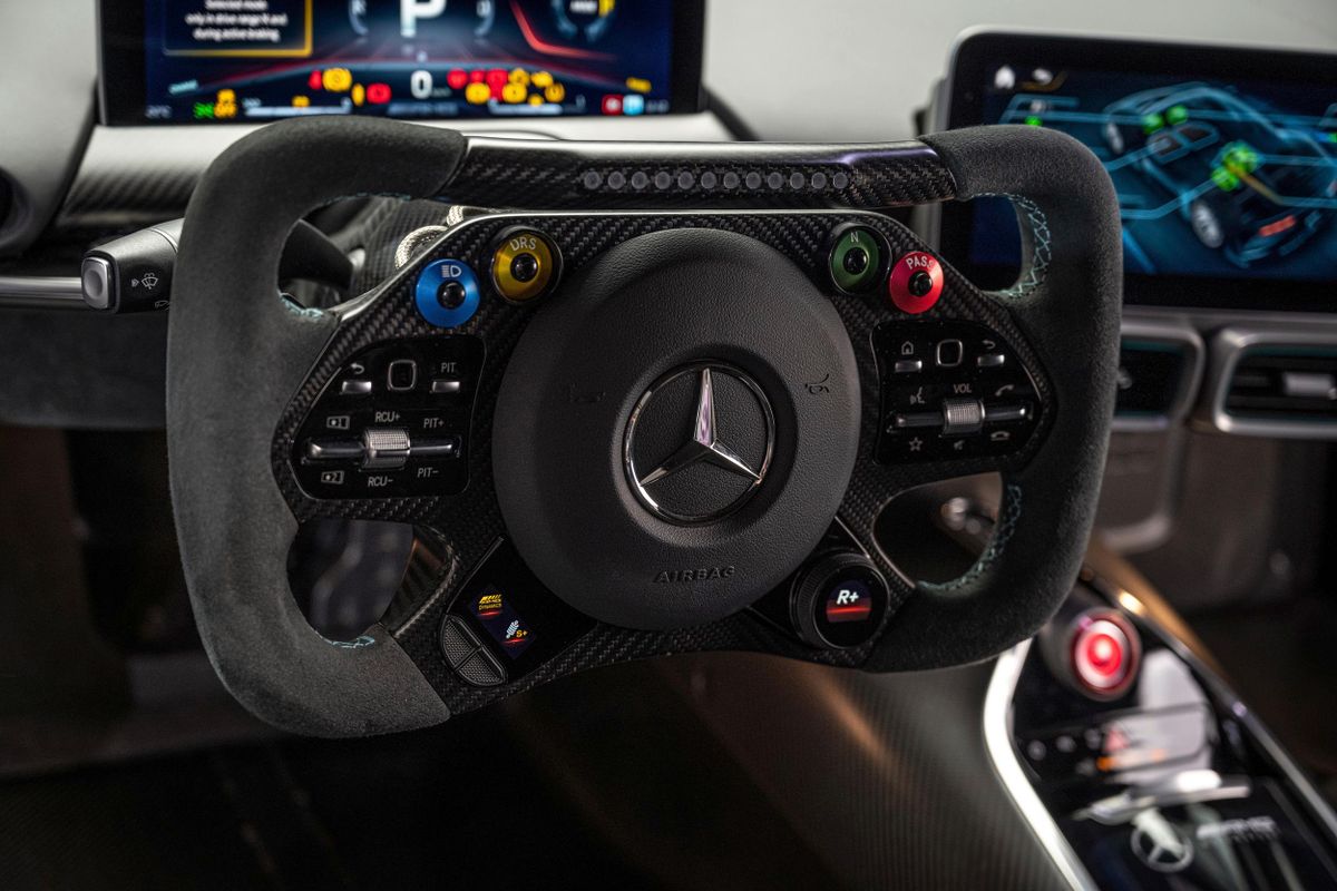 Мерседес-Бенц Mercedes-AMG One 2022. Руль. Купе, 1 поколение