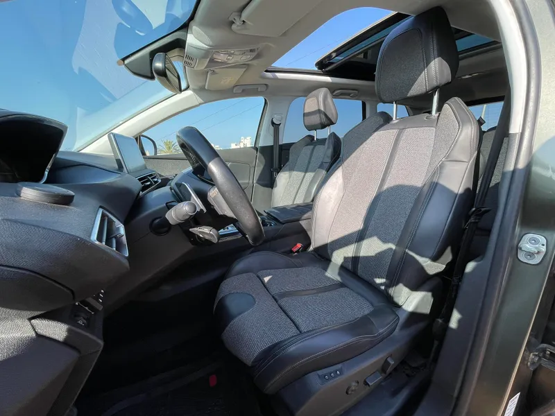 Peugeot 5008 2nd hand, 2018, private hand