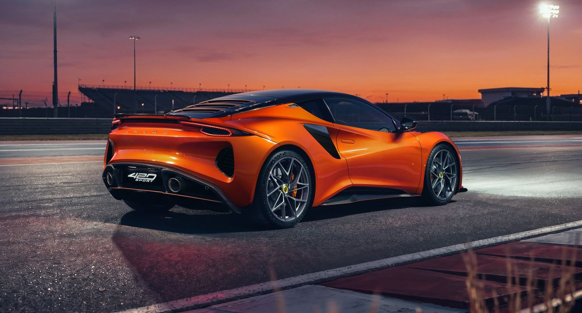 Lotus Emira. Кузов.