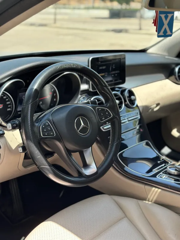 Mercedes C-Class 2ème main, 2016, main privée