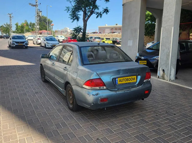 מיצובישי לנסר יד 2 רכב, 2008, פרטי