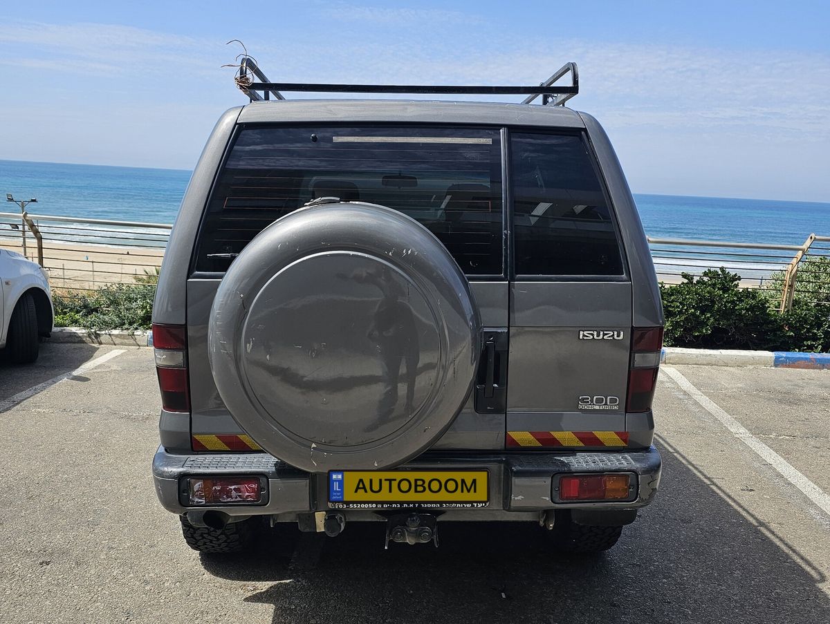 Isuzu Trooper 2nd hand, 2002, private hand