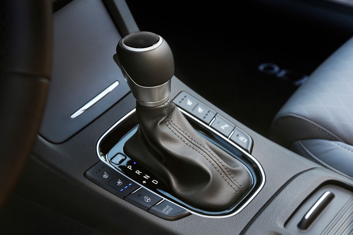Hyundai i30 2018. Center console. Hatchback 5-door, 3 generation, restyling