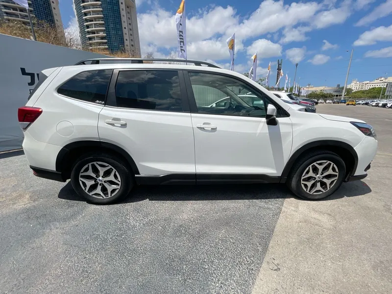 Subaru Forester с пробегом, 2022