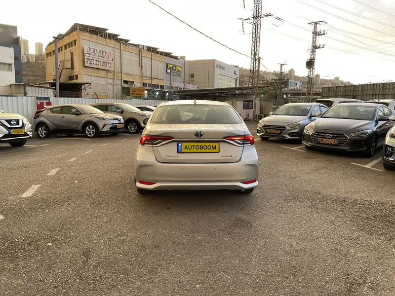 Toyota Corolla с пробегом, 2019