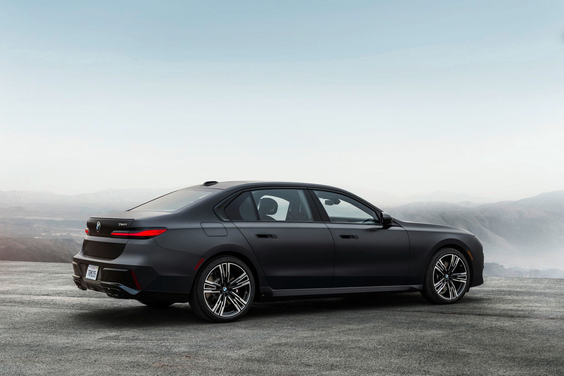 Новые автомобили BMW 750e 3.0 AT 4x4 Elegant в продаже на заказ - AUTOBOOM.co.il