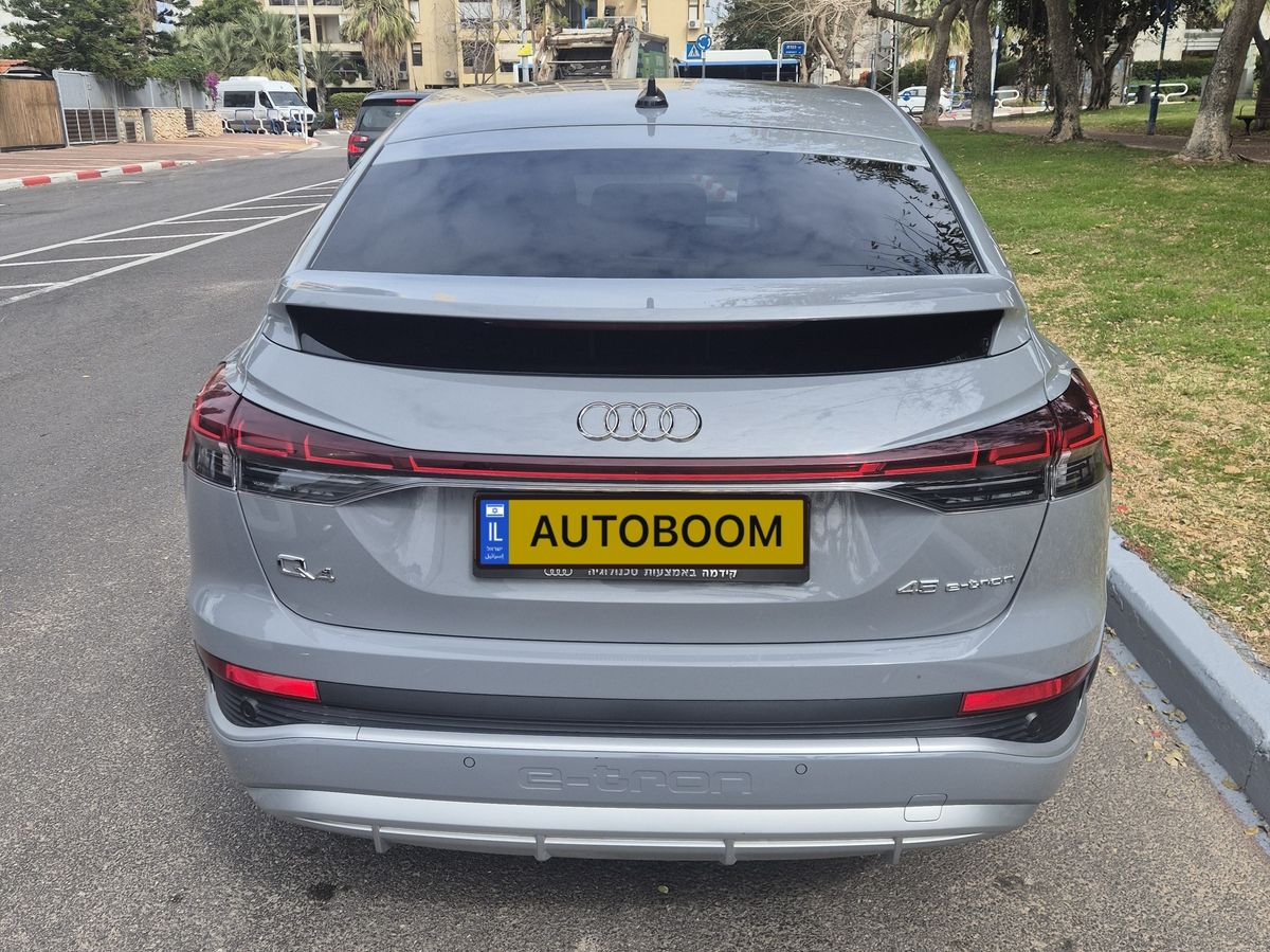 אאודי Q4 ספורטבק e-tron יד 2 רכב, 2024, פרטי