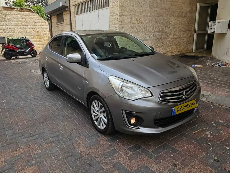 מיצובישי אטראז יד 2 רכב, 2015