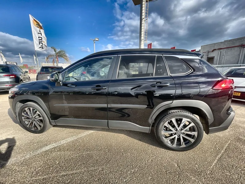 Toyota Corolla Cross с пробегом, 2023, частная рука